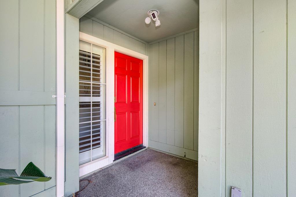 Detail Gallery Image 11 of 79 For 3702 Miwok Pl, Davis,  CA 95618 - 5 Beds | 2/1 Baths