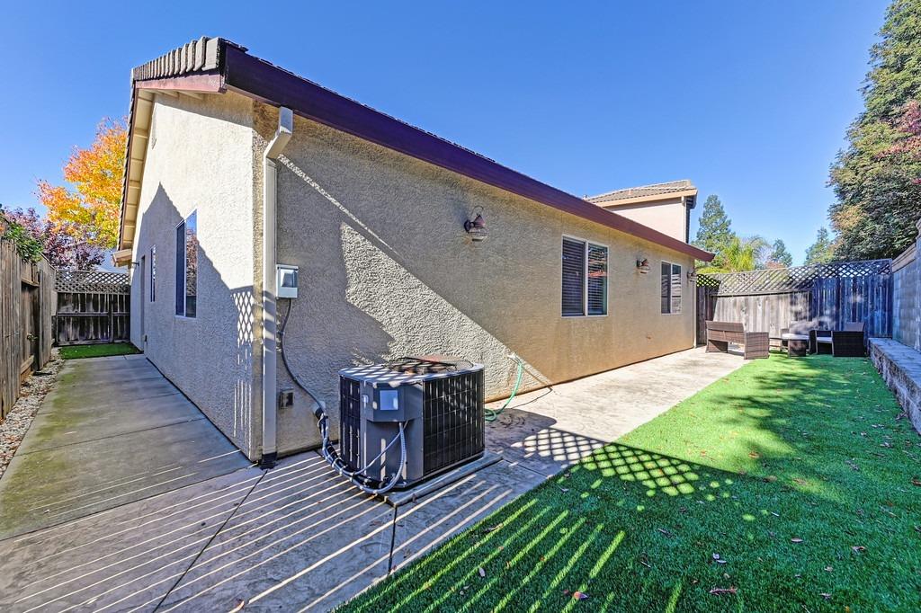 Detail Gallery Image 24 of 29 For 1416 Black Bear St, Roseville,  CA 95747 - 3 Beds | 2 Baths