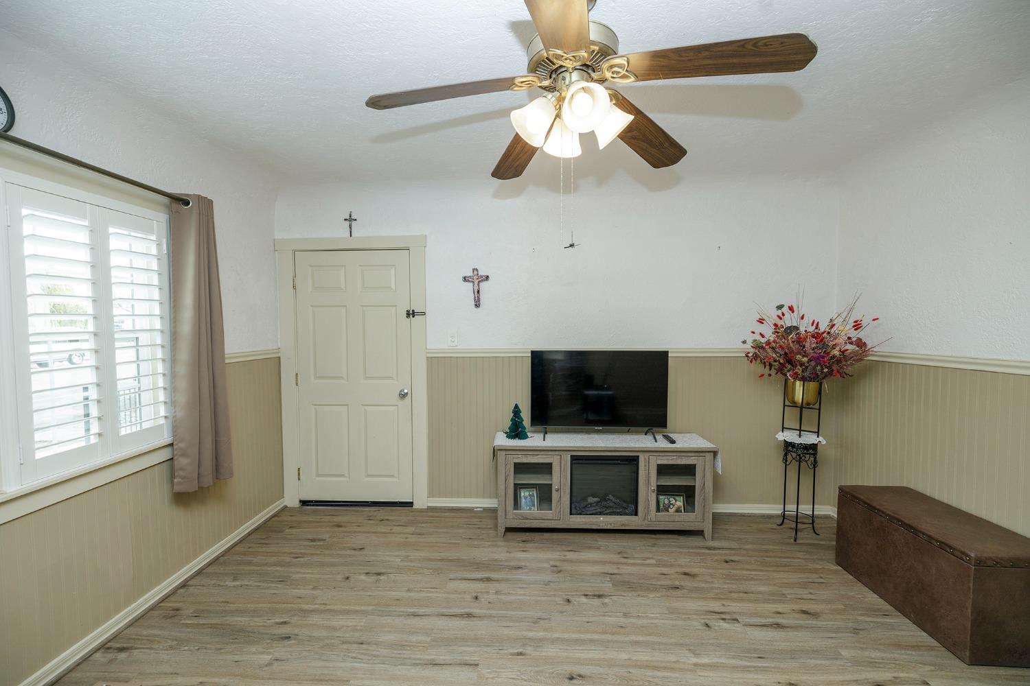 Detail Gallery Image 6 of 35 For 179 6th St, Gustine,  CA 95322 - 2 Beds | 1 Baths