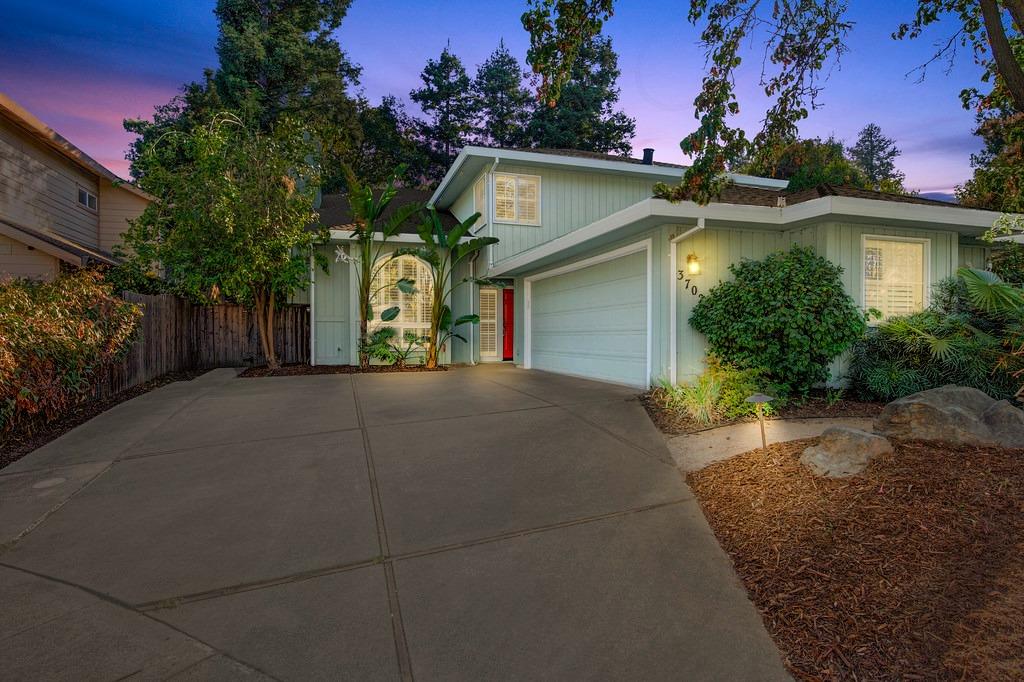 Detail Gallery Image 7 of 79 For 3702 Miwok Pl, Davis,  CA 95618 - 5 Beds | 2/1 Baths