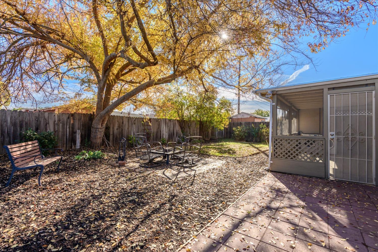 Detail Gallery Image 23 of 27 For 5200 Valletta Way, Sacramento,  CA 95820 - 3 Beds | 1 Baths