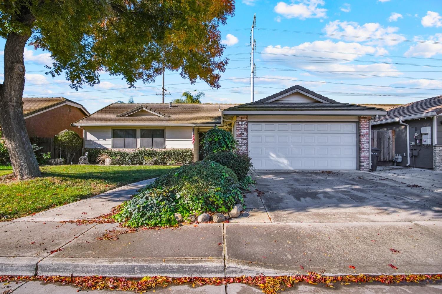 Detail Gallery Image 1 of 26 For 1625 Charlottesville Ln, Ceres,  CA 95307 - 3 Beds | 2 Baths