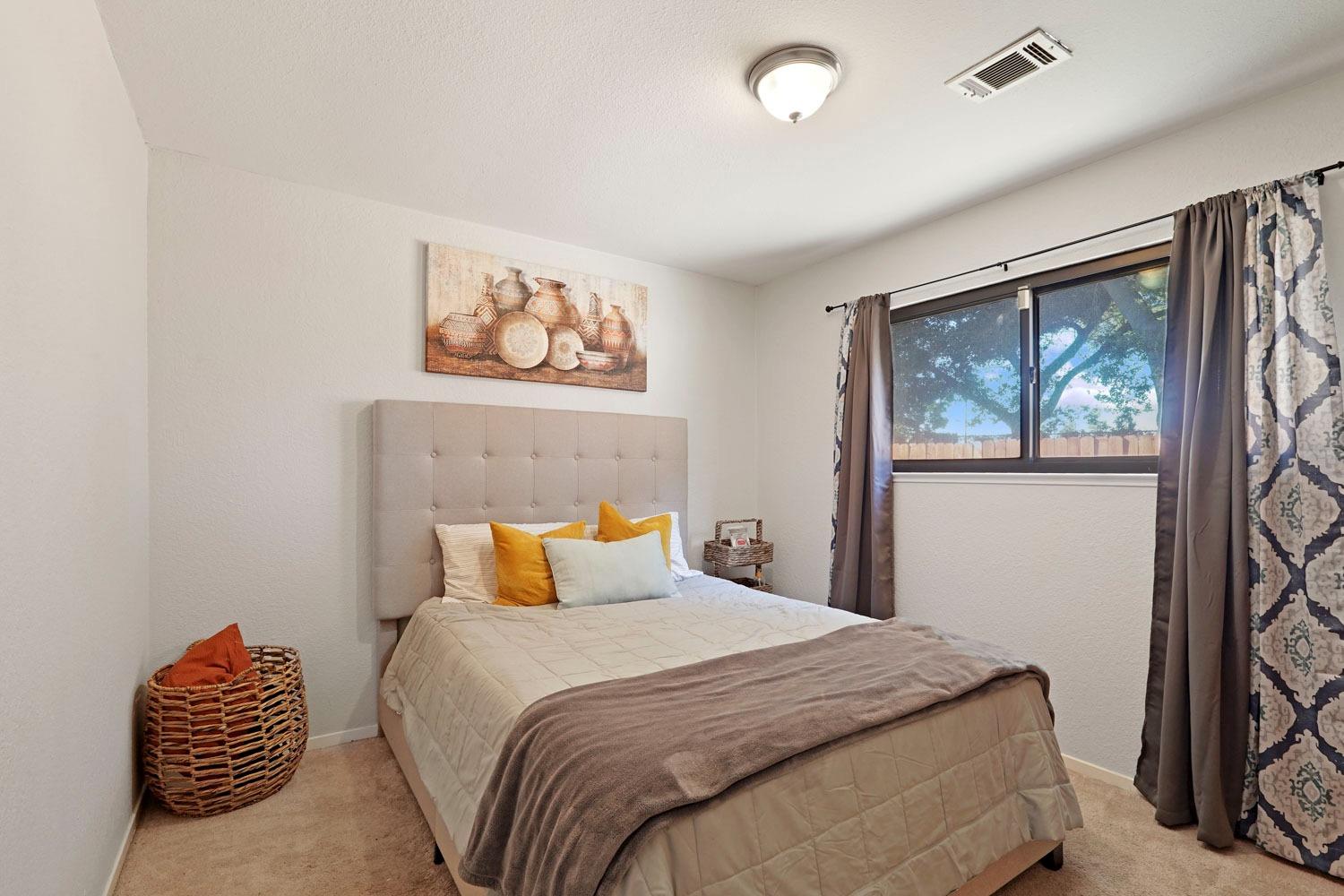 Detail Gallery Image 20 of 34 For 1815 Olivewood Ave, Manteca,  CA 95336 - 3 Beds | 2 Baths