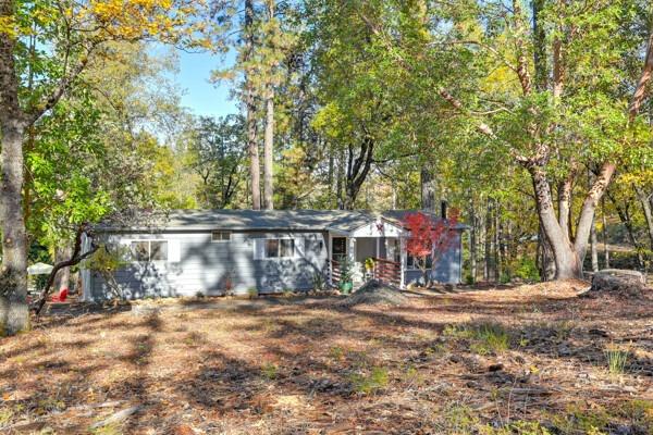 Detail Gallery Image 3 of 37 For 13416 Mystic Mine Rd, Nevada City,  CA 95959 - 2 Beds | 2 Baths