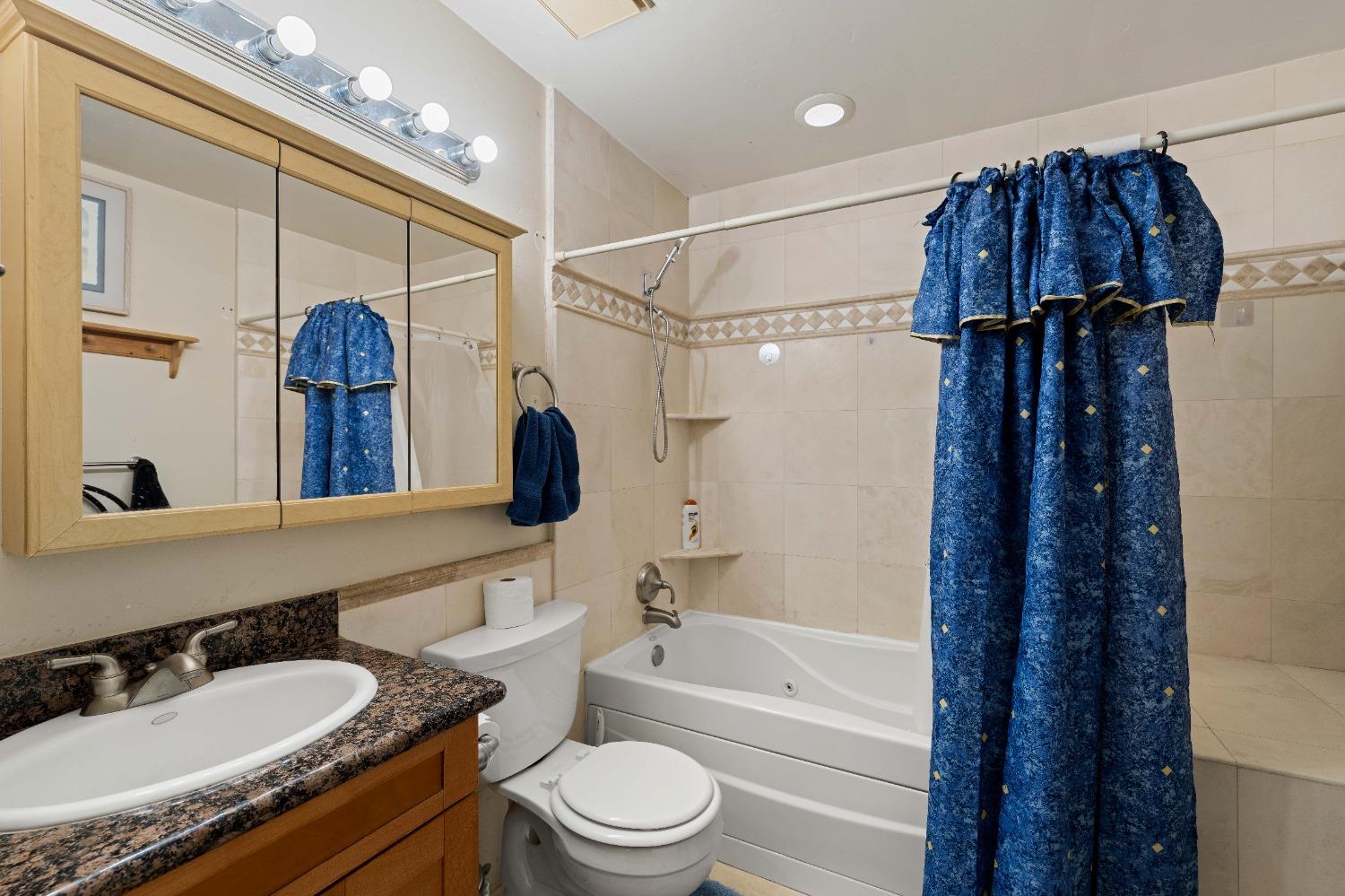 Detail Gallery Image 6 of 28 For 9820 Winterwood Way, Sacramento,  CA 95827 - 3 Beds | 2 Baths