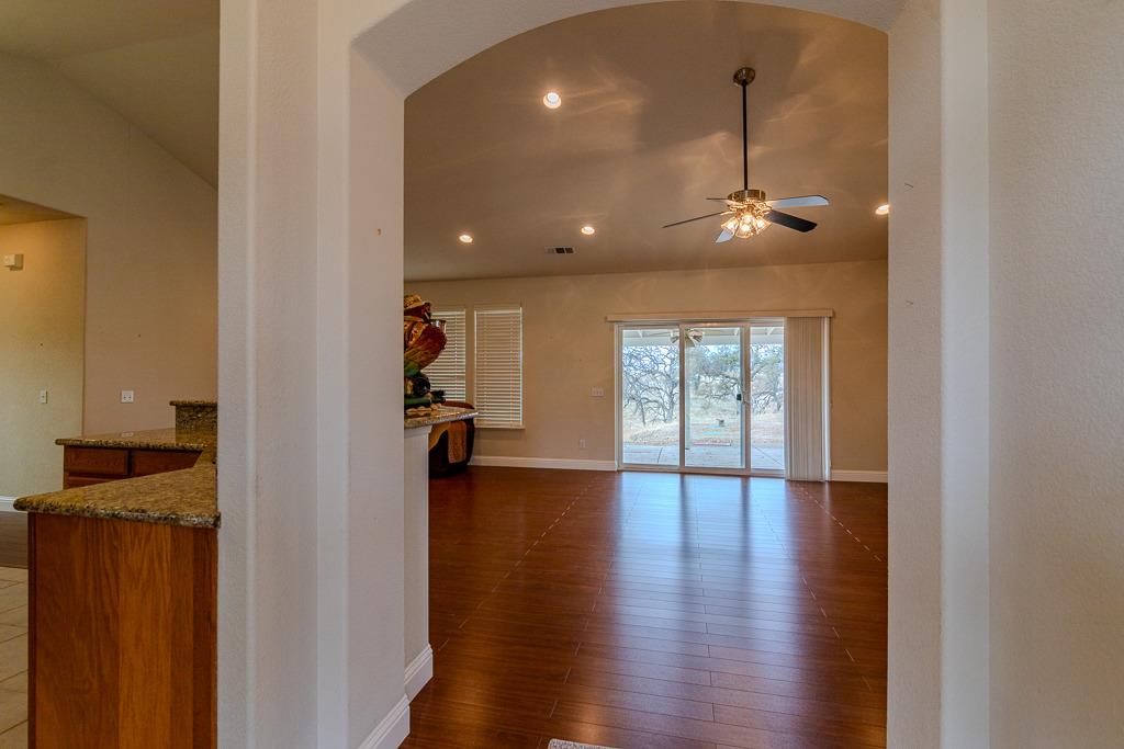 Detail Gallery Image 6 of 41 For 14868 Mona Ct, La Grange,  CA 95329 - 3 Beds | 2 Baths