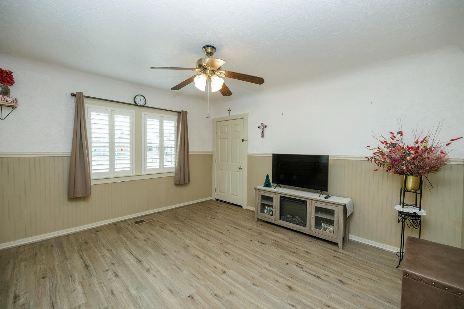 Detail Gallery Image 5 of 35 For 179 6th St, Gustine,  CA 95322 - 2 Beds | 1 Baths