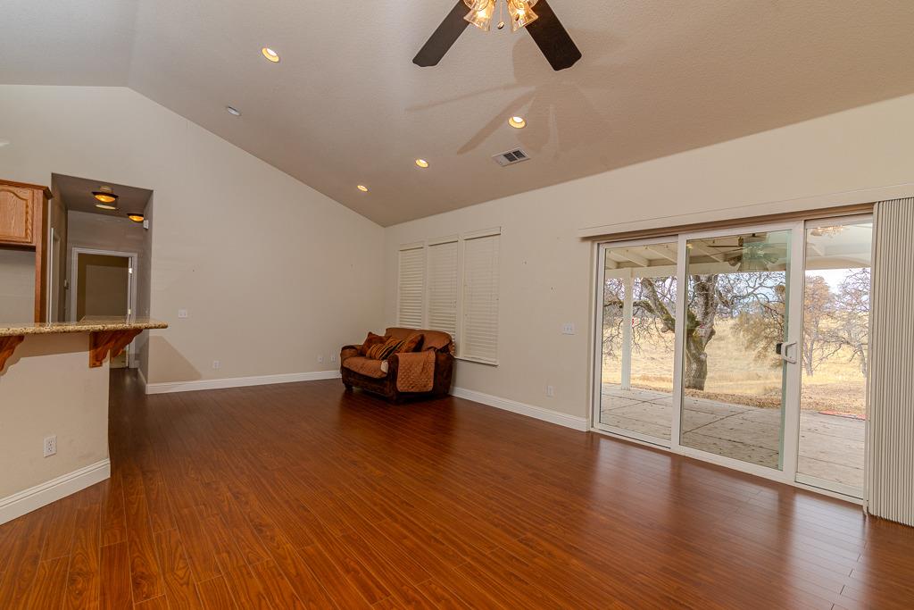 Detail Gallery Image 9 of 41 For 14868 Mona Ct, La Grange,  CA 95329 - 3 Beds | 2 Baths