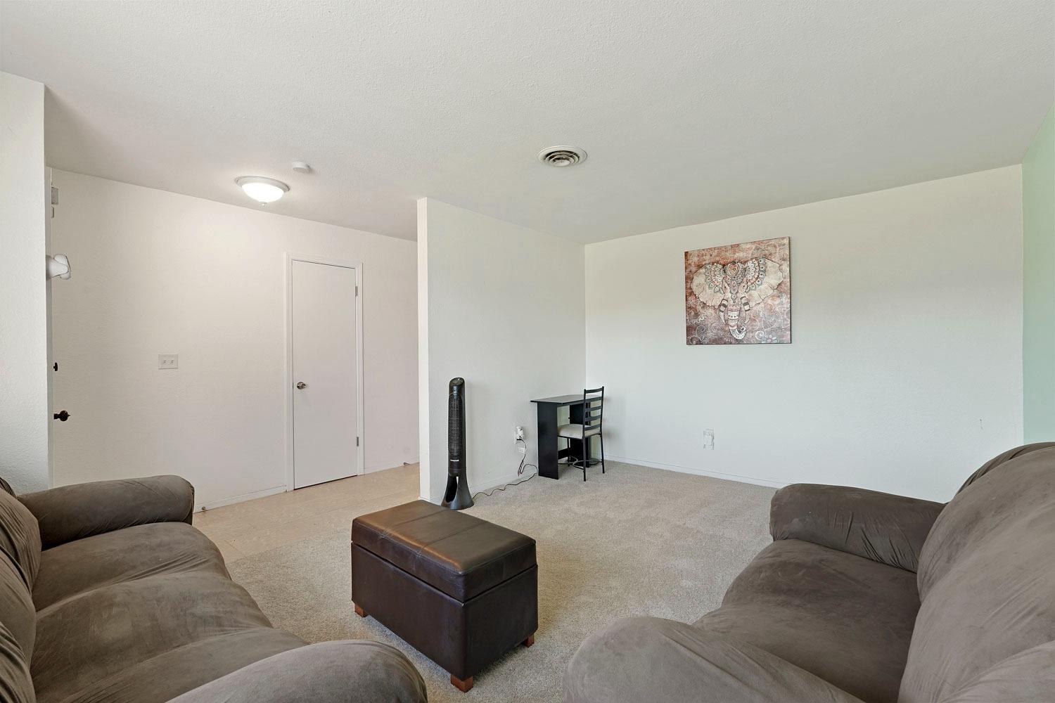 Detail Gallery Image 9 of 34 For 1815 Olivewood Ave, Manteca,  CA 95336 - 3 Beds | 2 Baths