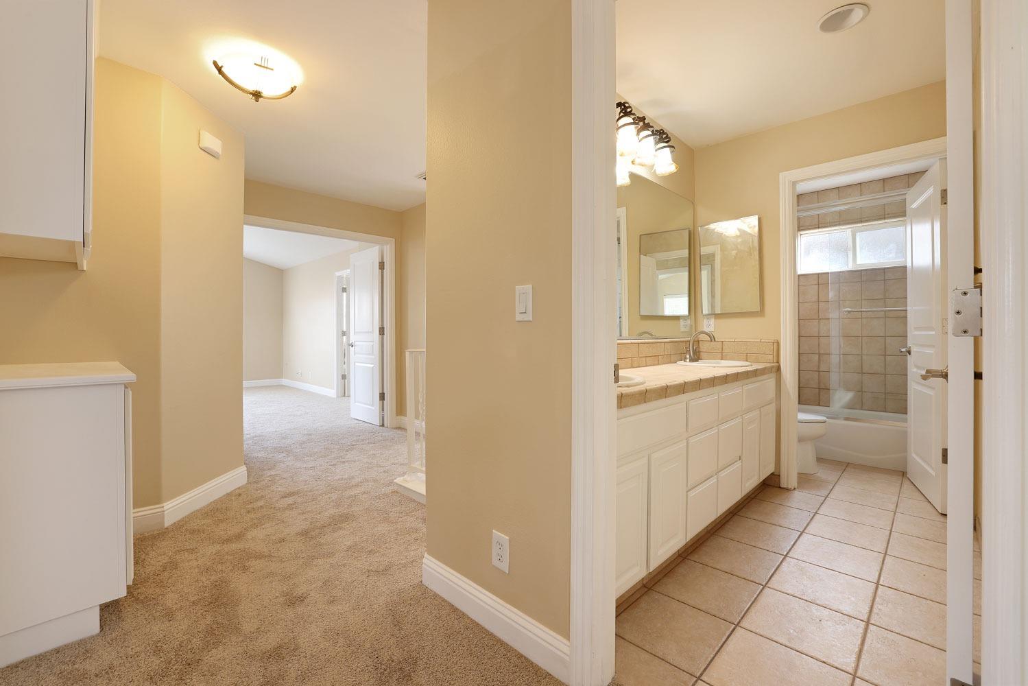 Detail Gallery Image 40 of 52 For 732 Creekside Ct, Gilroy,  CA 95020 - 4 Beds | 2/1 Baths