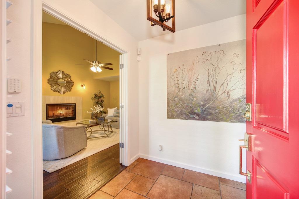 Detail Gallery Image 14 of 79 For 3702 Miwok Pl, Davis,  CA 95618 - 5 Beds | 2/1 Baths