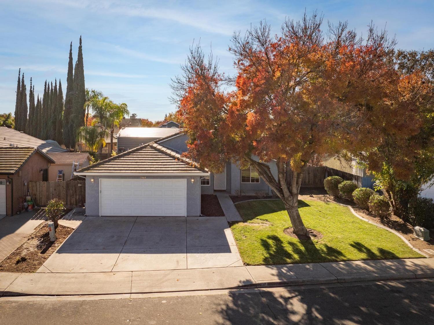 Detail Gallery Image 5 of 32 For 2104 Park East Dr, Modesto,  CA 95351 - 3 Beds | 2 Baths