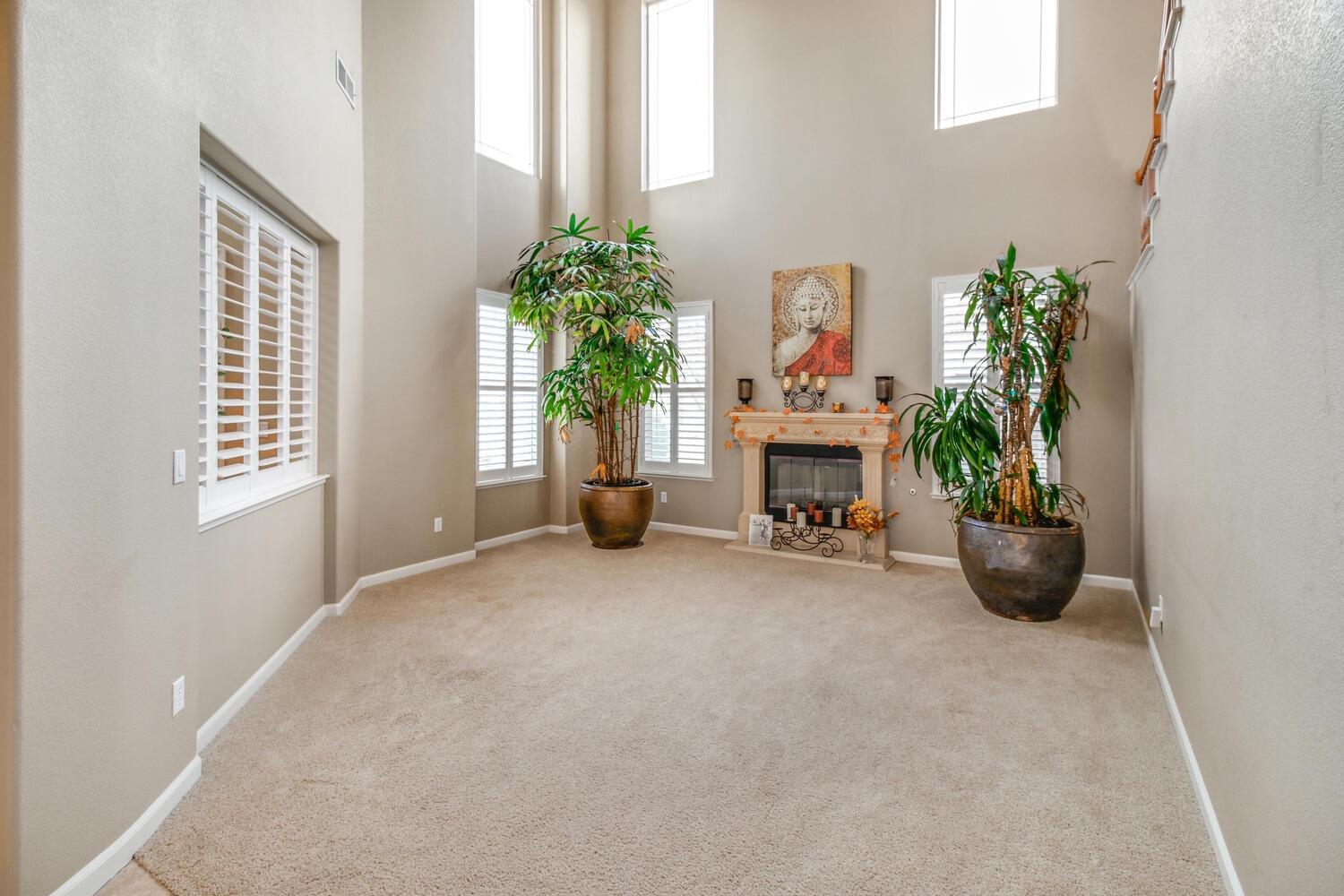 Detail Gallery Image 11 of 69 For 2701 W Pintail Way, Elk Grove,  CA 95757 - 5 Beds | 4/1 Baths