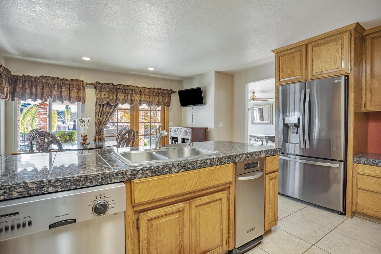 Detail Gallery Image 25 of 89 For 12870 Gross Ct, Galt,  CA 95632 - 4 Beds | 4/1 Baths