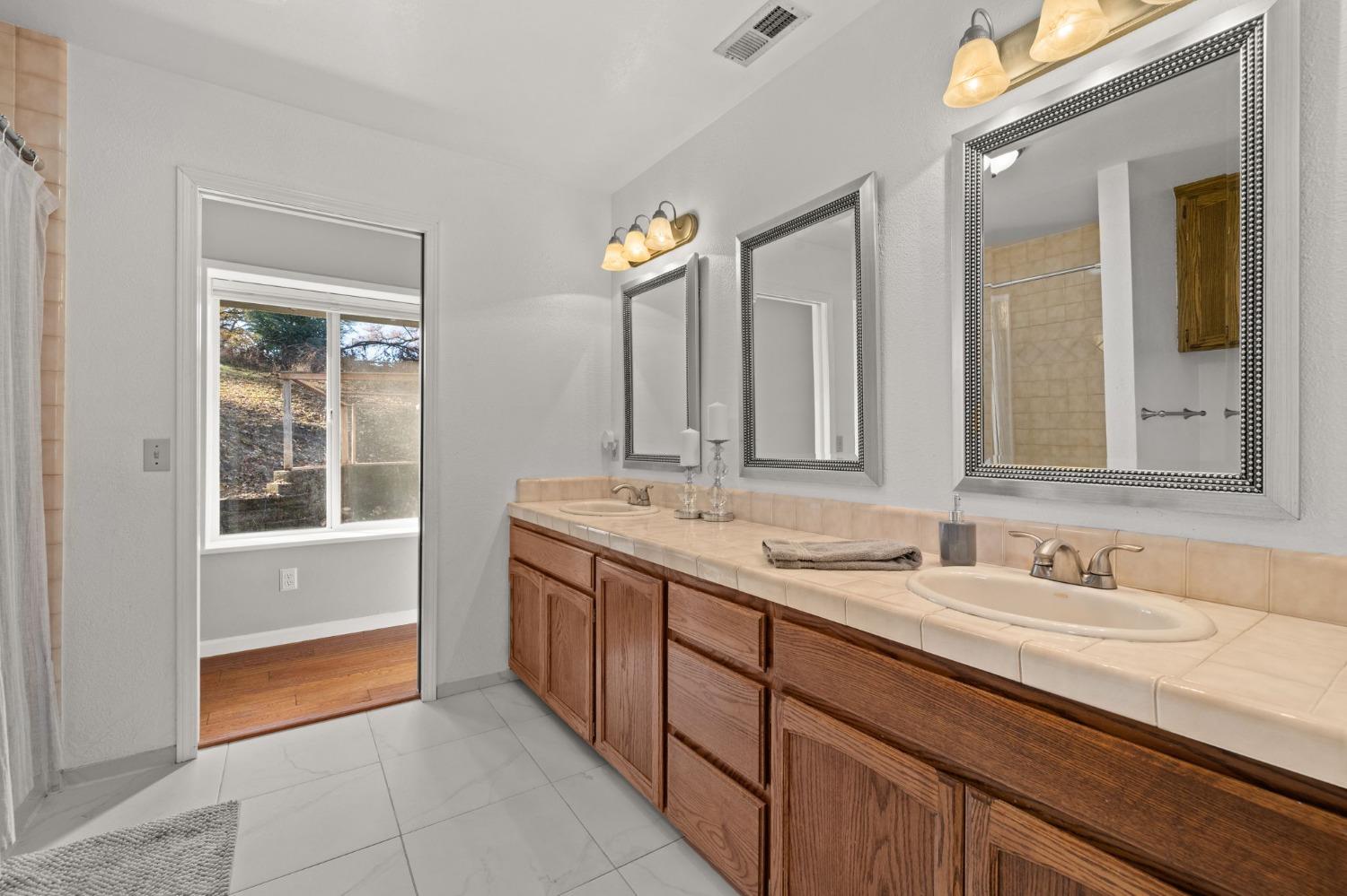 Detail Gallery Image 34 of 76 For 5730 Gold Leaf Ln, Placerville,  CA 95667 - 3 Beds | 2/1 Baths