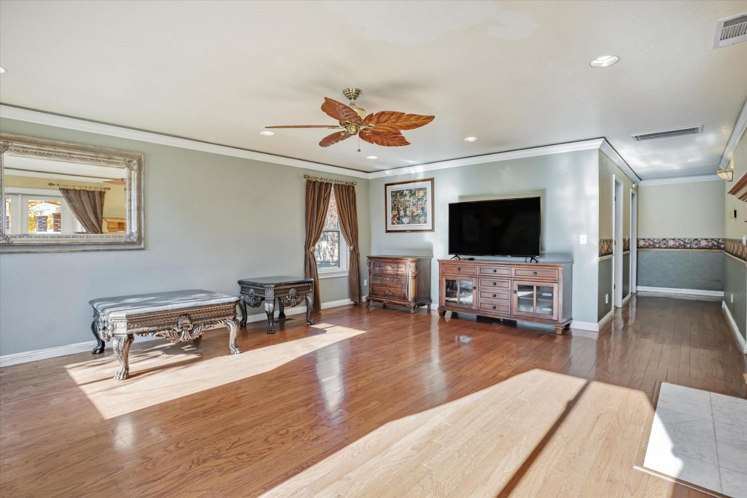 Detail Gallery Image 20 of 89 For 12870 Gross Ct, Galt,  CA 95632 - 4 Beds | 4/1 Baths