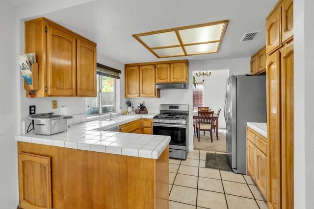 Detail Gallery Image 18 of 53 For 6 Starview Ct, Sacramento,  CA 95823 - 4 Beds | 2/1 Baths