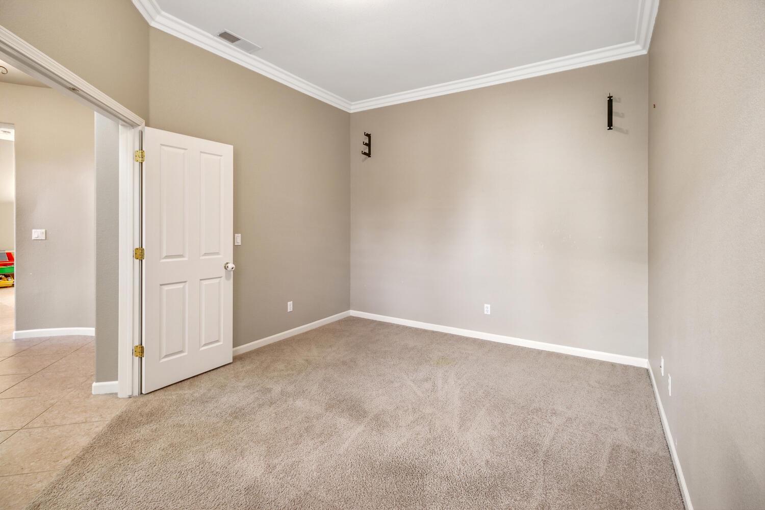 Detail Gallery Image 8 of 69 For 2701 W Pintail Way, Elk Grove,  CA 95757 - 5 Beds | 4/1 Baths