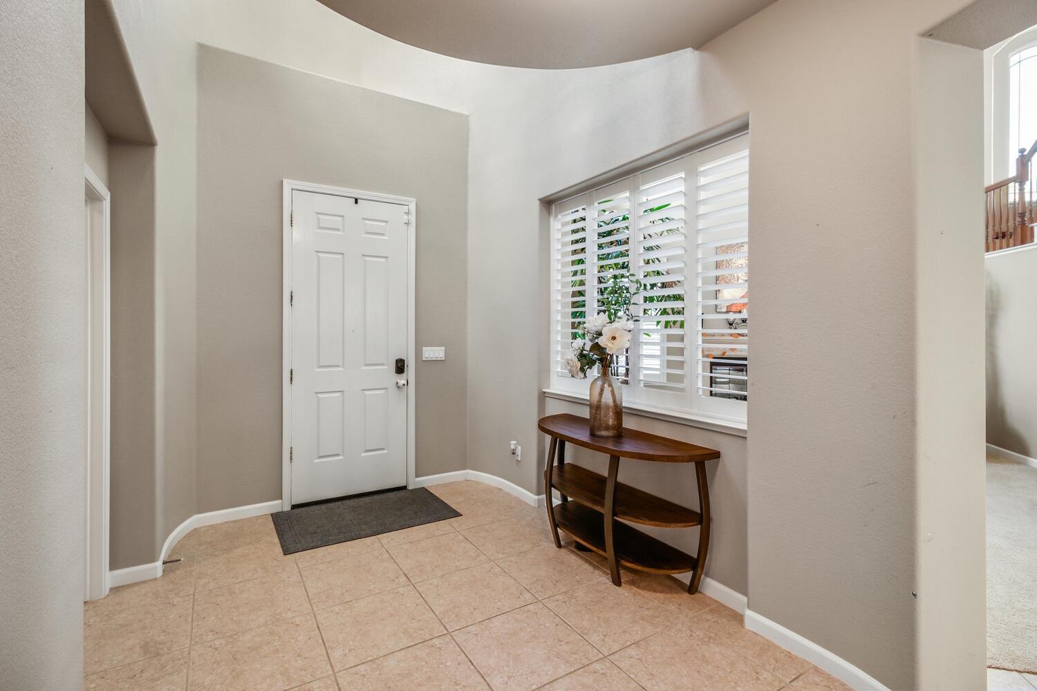 Detail Gallery Image 5 of 69 For 2701 W Pintail Way, Elk Grove,  CA 95757 - 5 Beds | 4/1 Baths