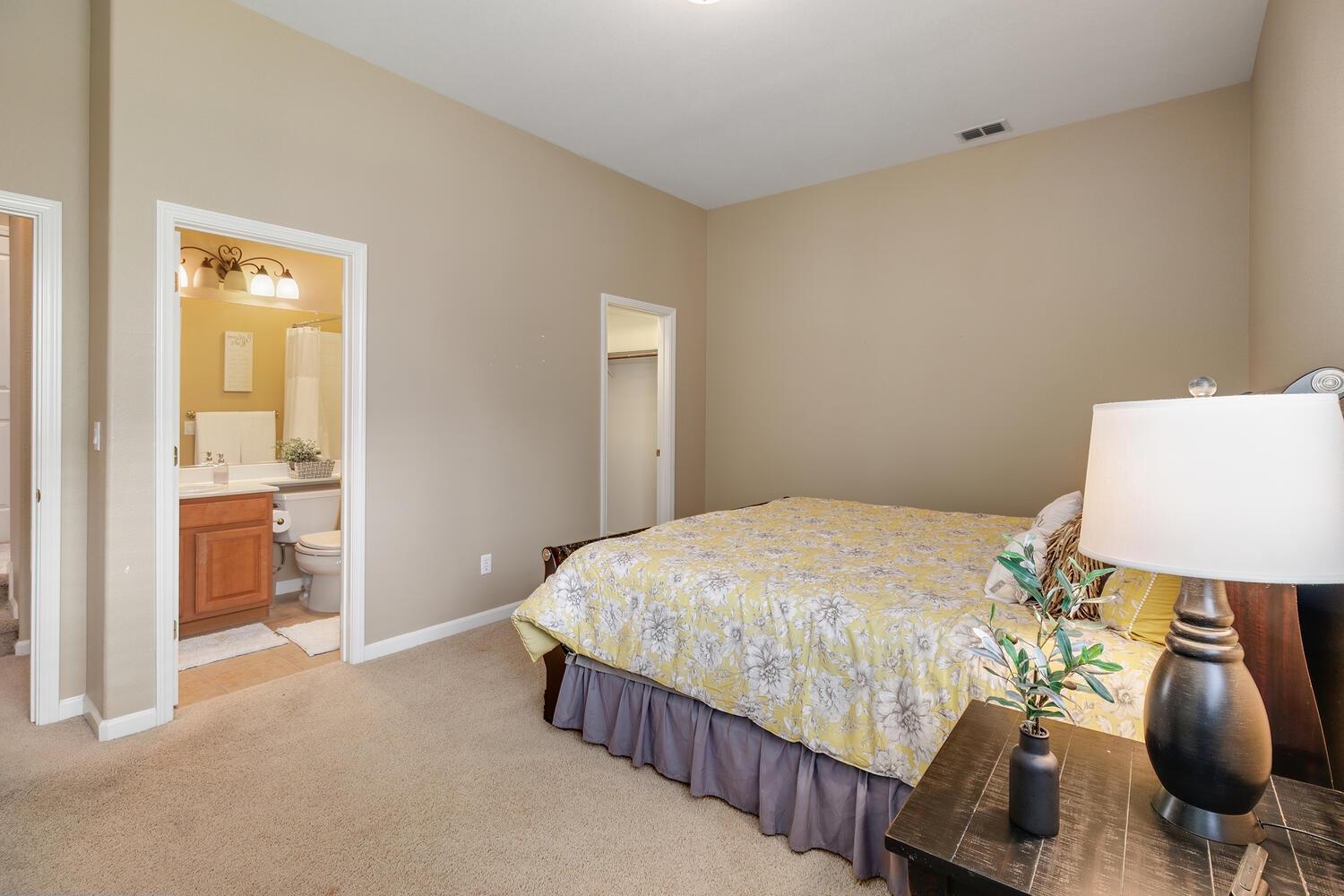 Detail Gallery Image 44 of 69 For 2701 W Pintail Way, Elk Grove,  CA 95757 - 5 Beds | 4/1 Baths