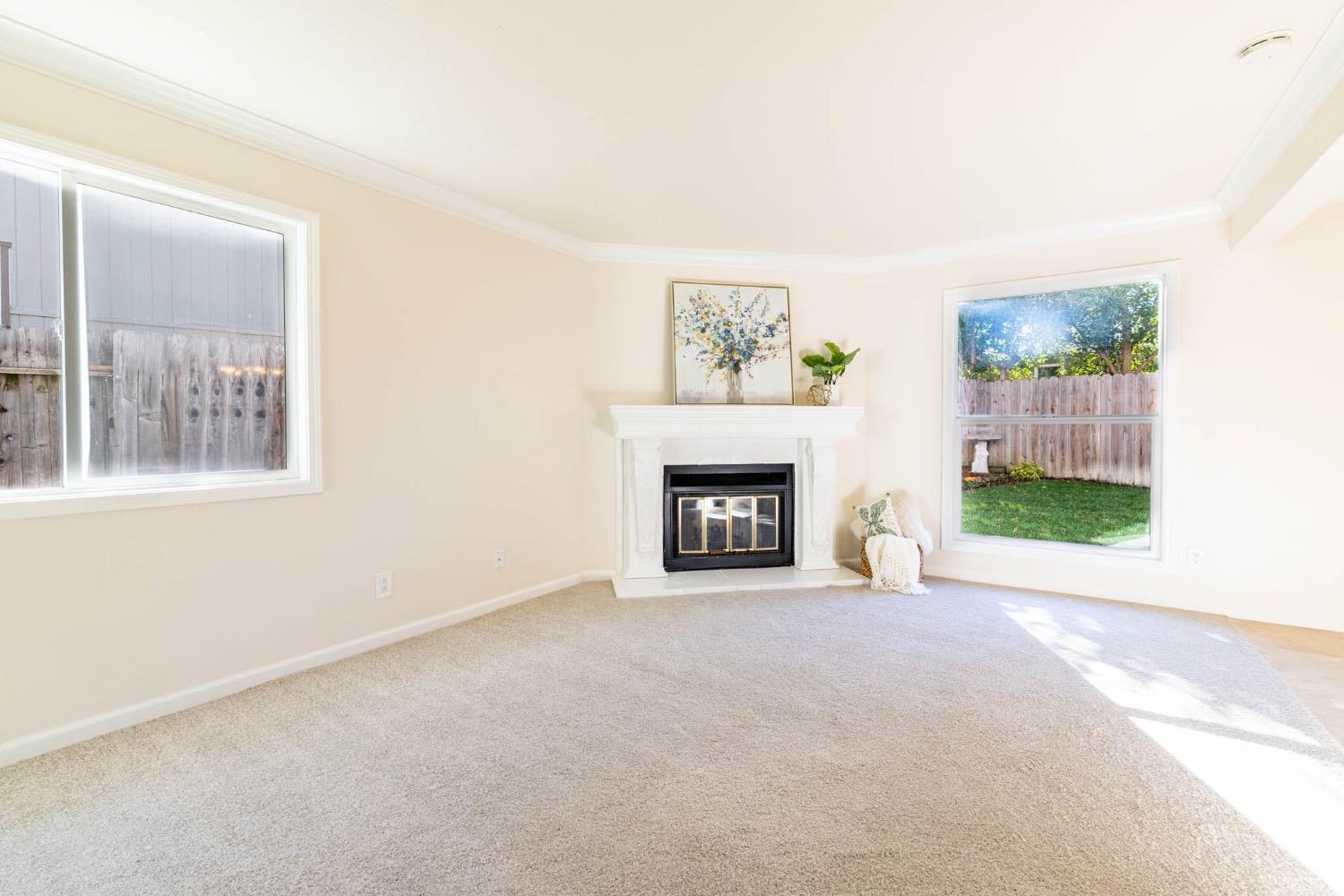 Detail Gallery Image 4 of 27 For 5864 Sequoia Ct, Rocklin,  CA 95677 - 3 Beds | 2 Baths