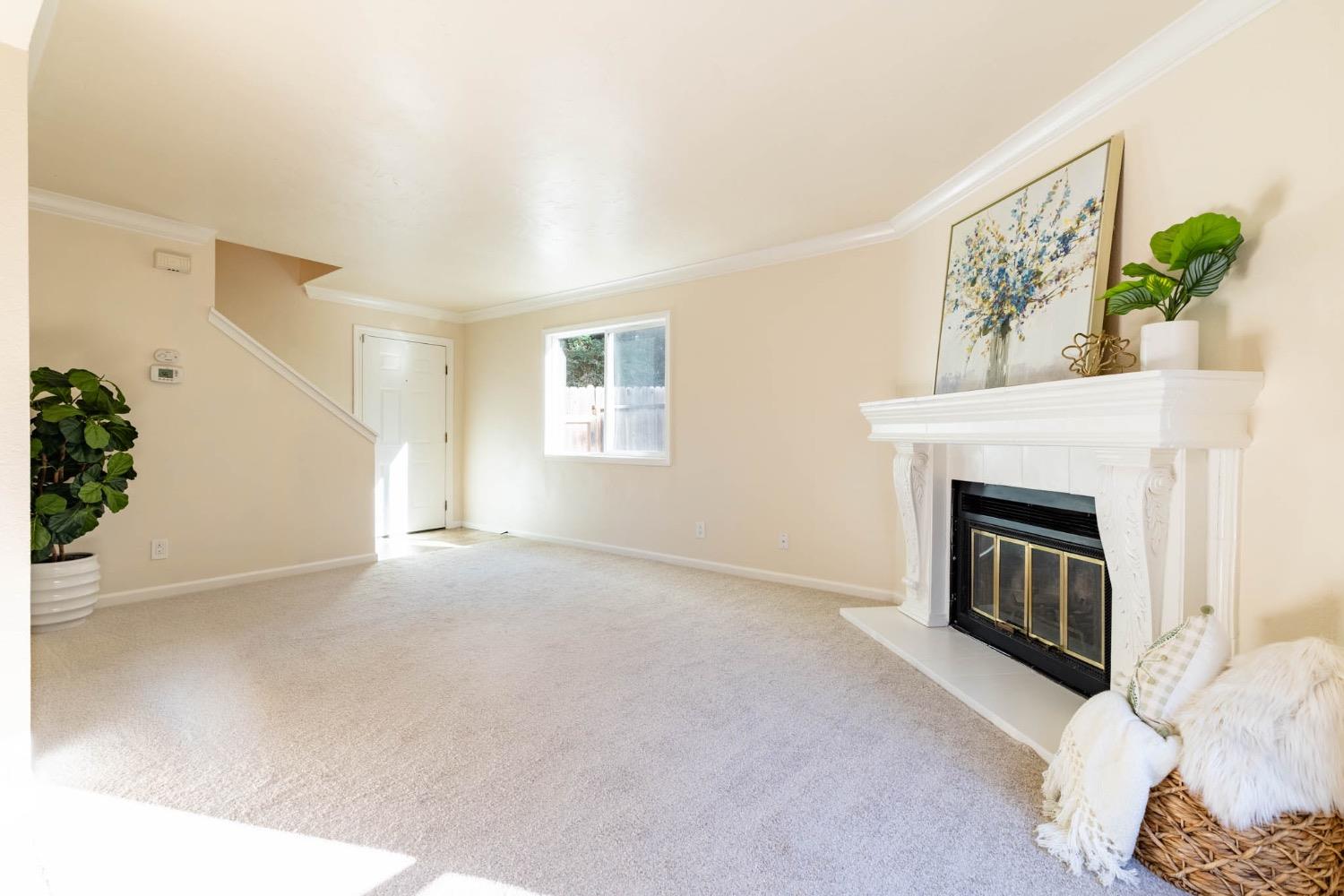 Detail Gallery Image 5 of 27 For 5864 Sequoia Ct, Rocklin,  CA 95677 - 3 Beds | 2 Baths