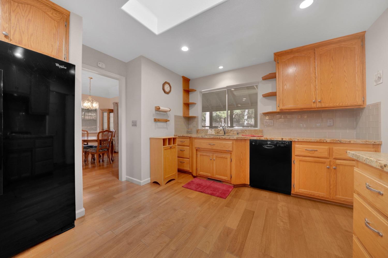 Detail Gallery Image 10 of 52 For 13901 Brook Ct, Pine Grove,  CA 95665 - 3 Beds | 2/1 Baths