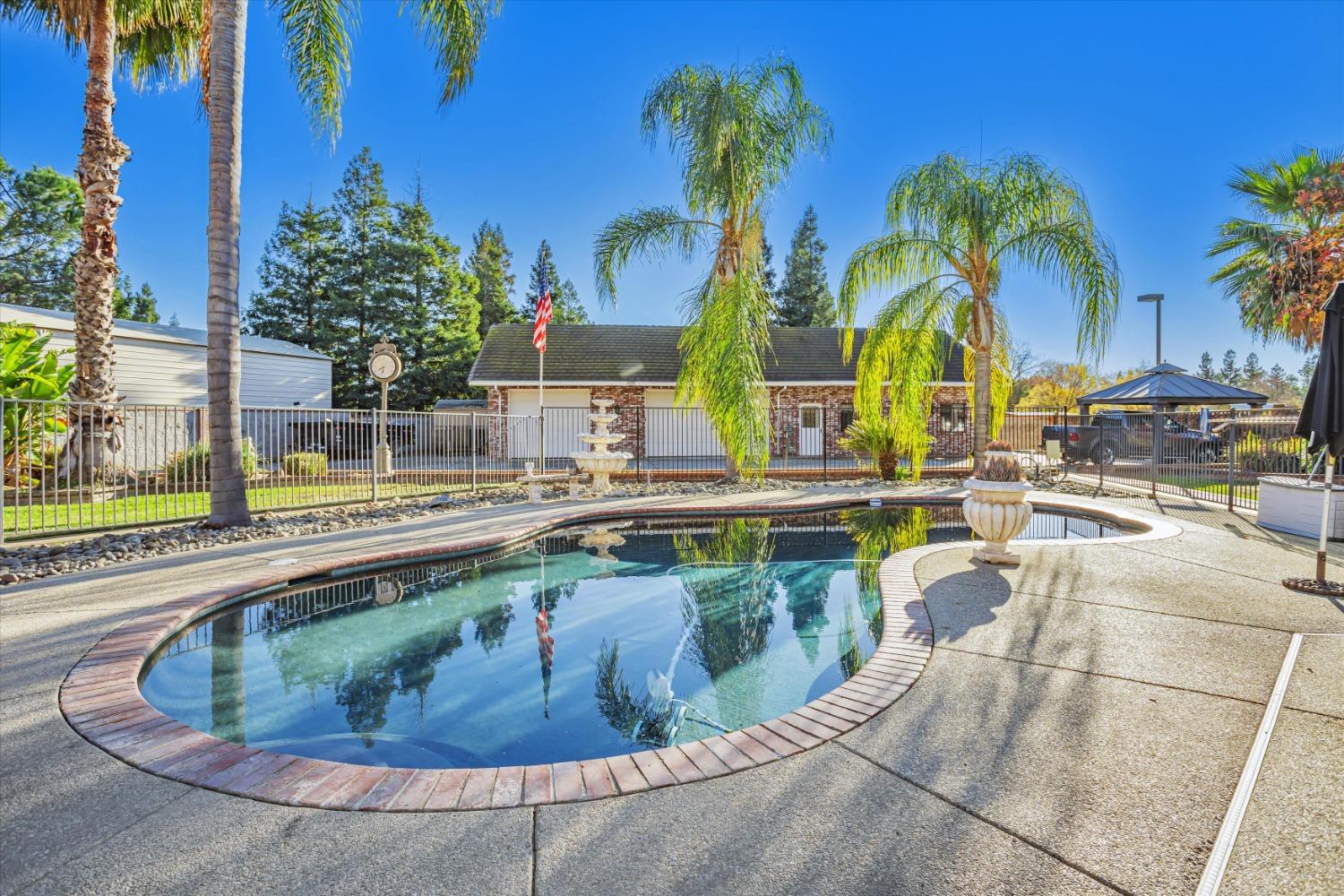 Detail Gallery Image 7 of 89 For 12870 Gross Ct, Galt,  CA 95632 - 4 Beds | 4/1 Baths