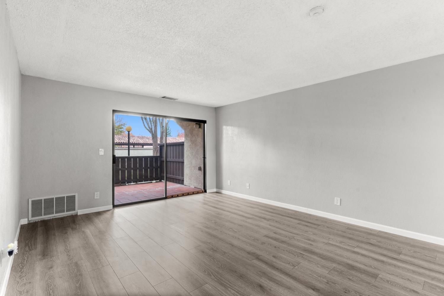 Detail Gallery Image 13 of 36 For 39865 Cedar Blvd #131,  Newark,  CA 94560 - 3 Beds | 2 Baths