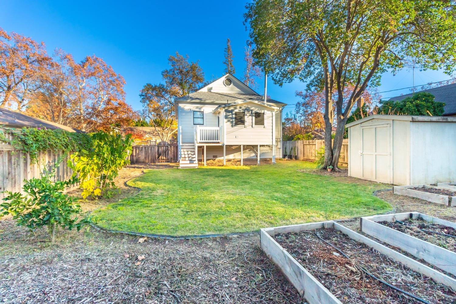 Detail Gallery Image 37 of 42 For 1400 37th St, Sacramento,  CA 95816 - 3 Beds | 2 Baths