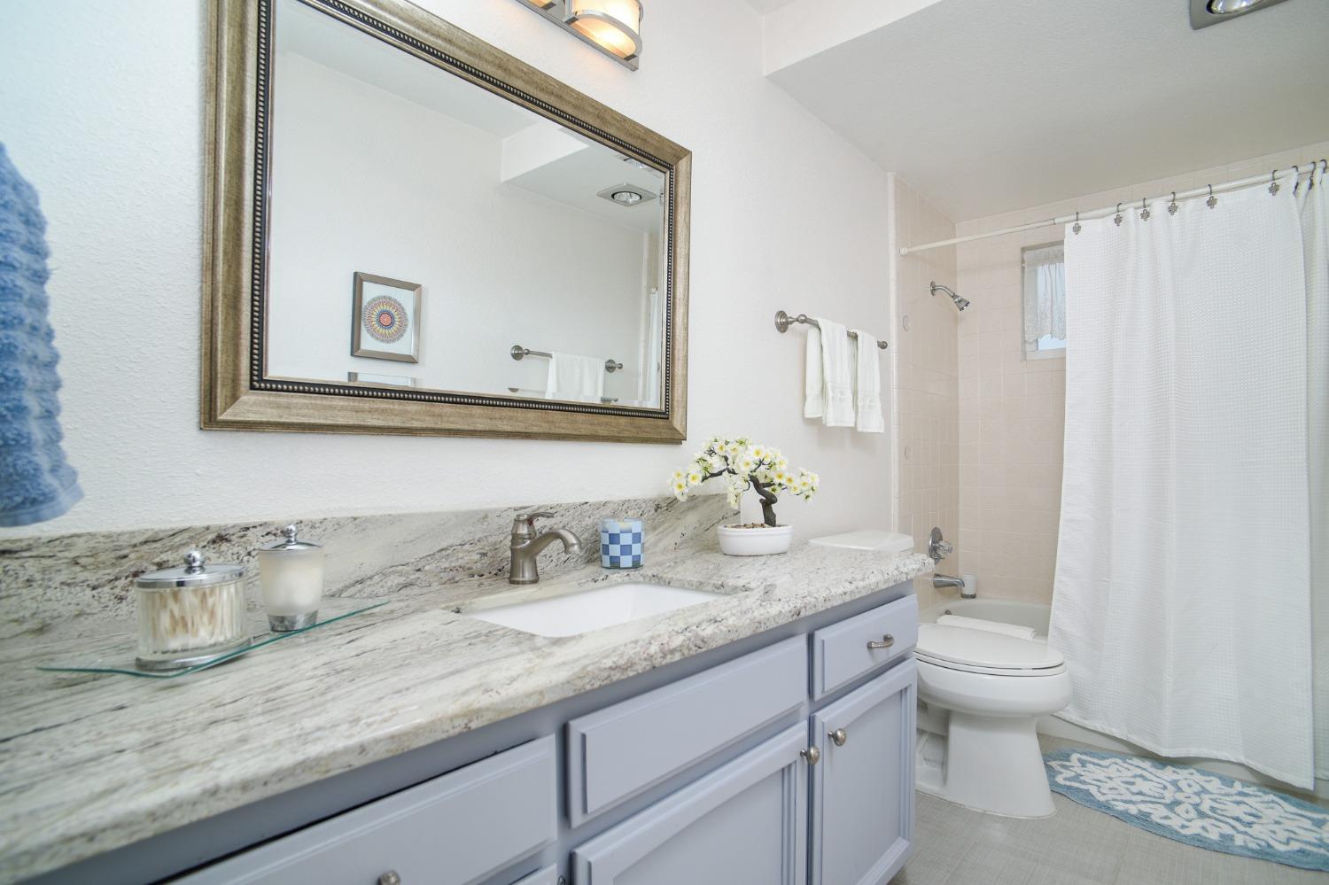 Detail Gallery Image 23 of 39 For 4713 Pennsylvania Ave, Fair Oaks,  CA 95628 - 3 Beds | 2 Baths