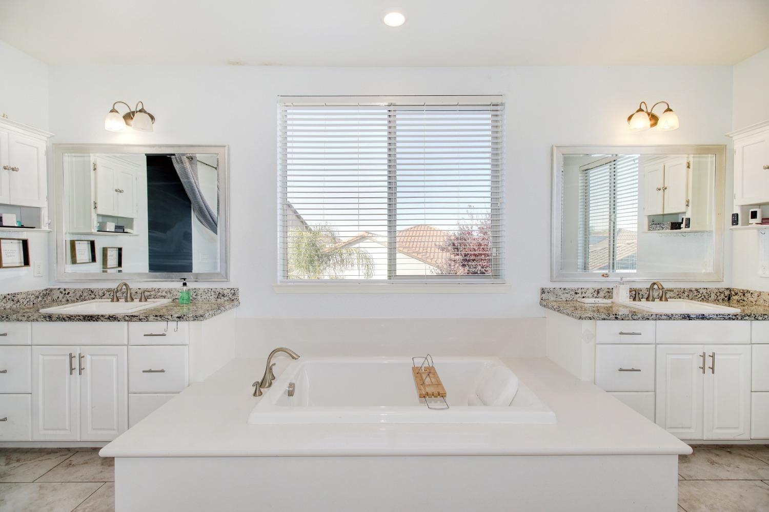 Detail Gallery Image 36 of 87 For 108 Bogart Ct, Roseville,  CA 95747 - 5 Beds | 4/1 Baths