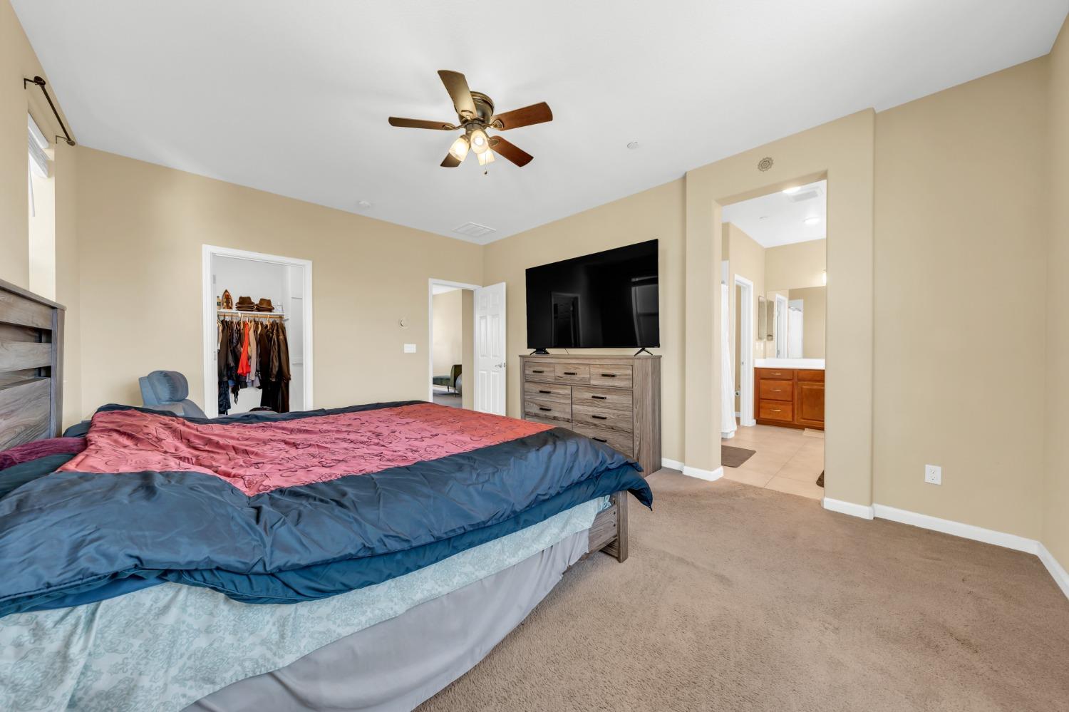 Detail Gallery Image 27 of 47 For 7824 Messara Way, Sacramento,  CA 95828 - 4 Beds | 3/1 Baths