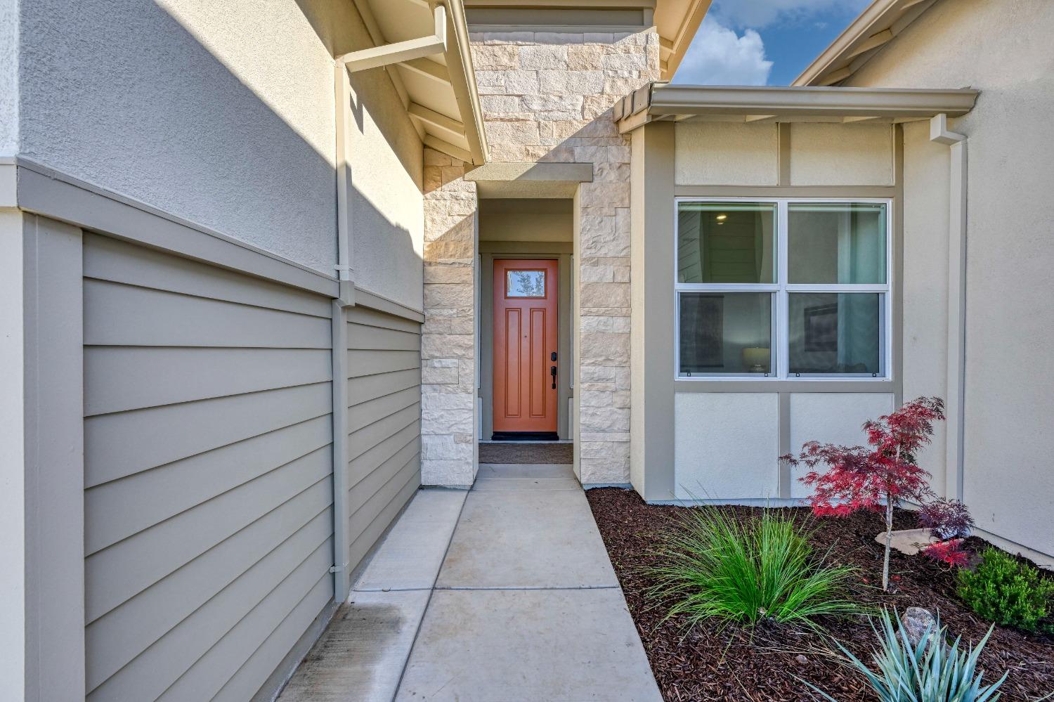 Detail Gallery Image 2 of 56 For 8315 Biscayne Dr, Roseville,  CA 95747 - 2 Beds | 2/1 Baths