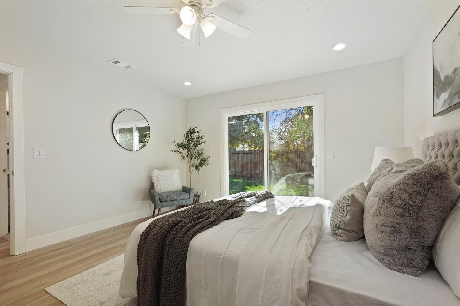 Detail Gallery Image 22 of 38 For 9400 Aizenberg Cir, Elk Grove,  CA 95624 - 2 Beds | 2 Baths