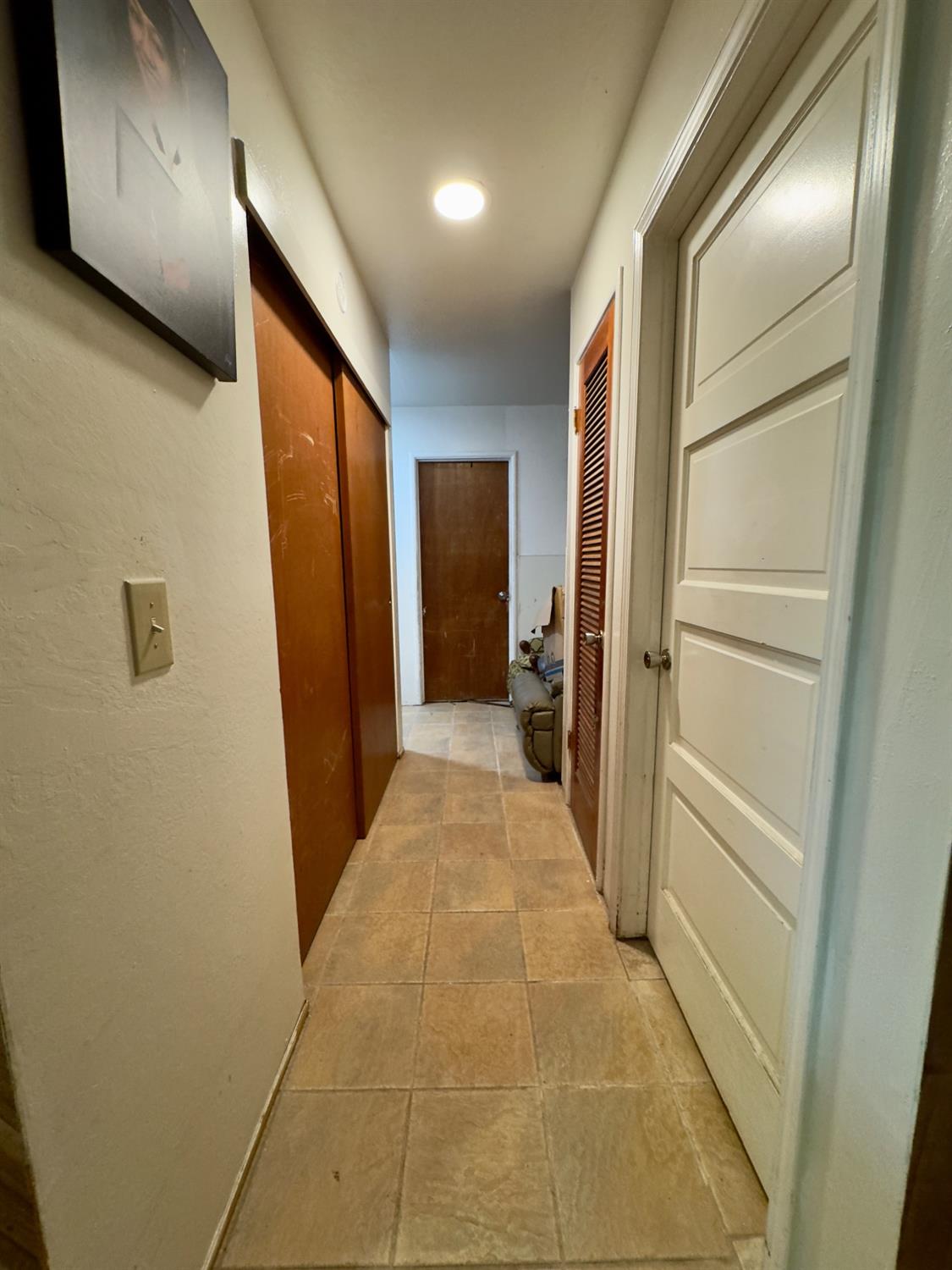 Detail Gallery Image 5 of 21 For 8233 Short Rd, Sacramento,  CA 95828 - 3 Beds | 2 Baths