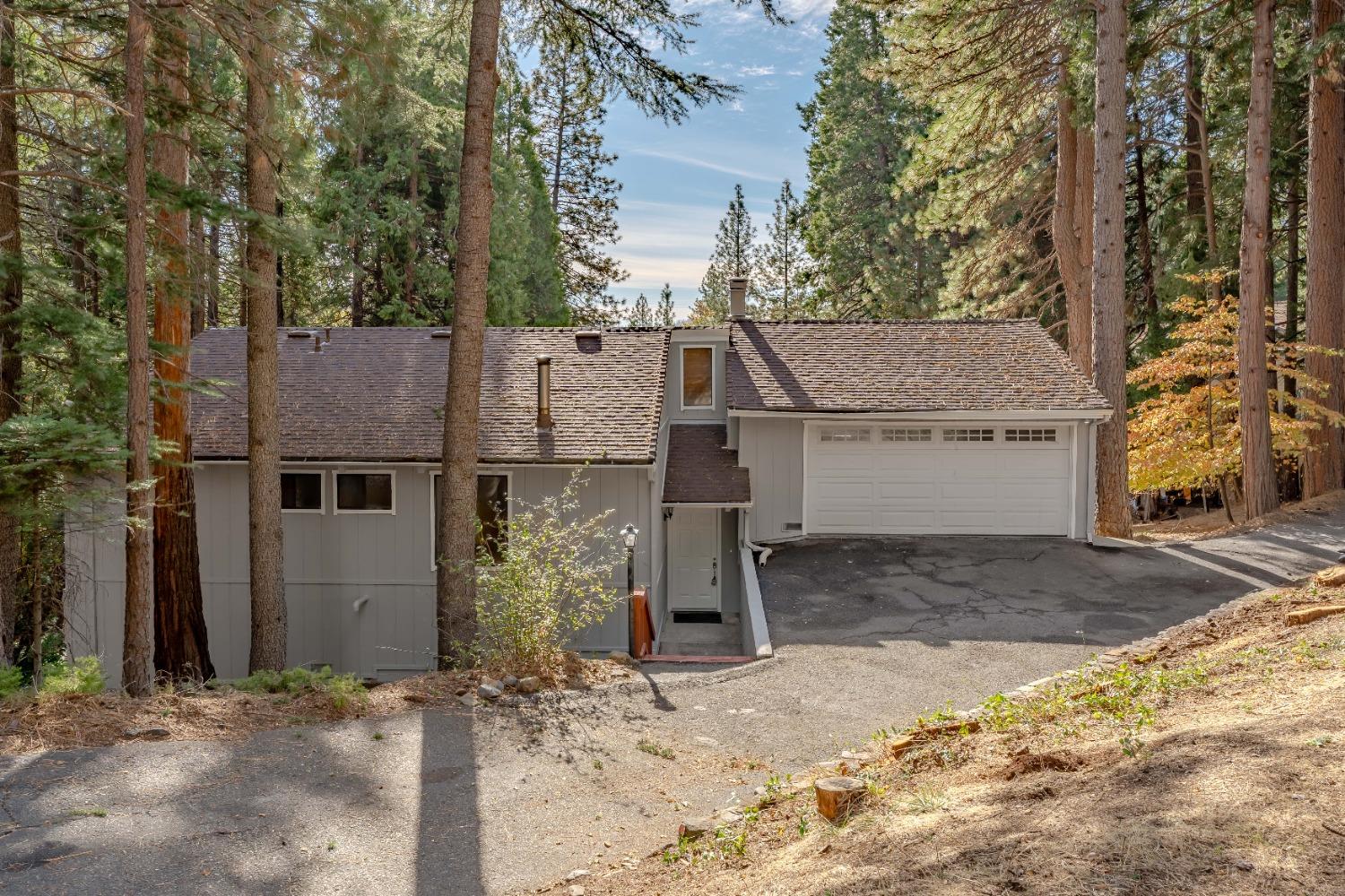 Detail Gallery Image 2 of 45 For 4363 Lakeridge Dr, Pollock Pines,  CA 95726 - 4 Beds | 2 Baths