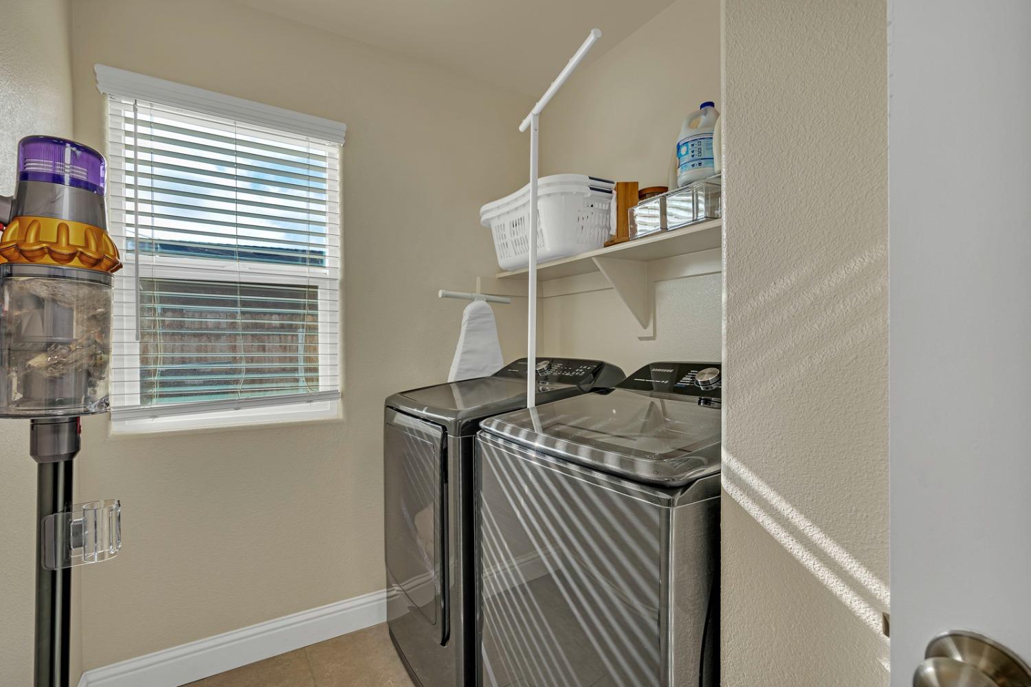 Detail Gallery Image 31 of 64 For 1765 Clearwater St, Tulare,  CA 93274 - 4 Beds | 2 Baths