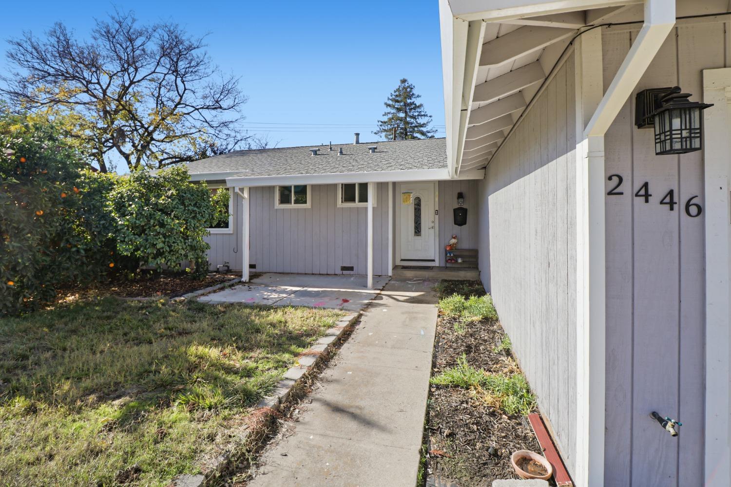 Detail Gallery Image 2 of 24 For 2446 El Lujo Way, Rancho Cordova,  CA 95670 - 3 Beds | 2 Baths