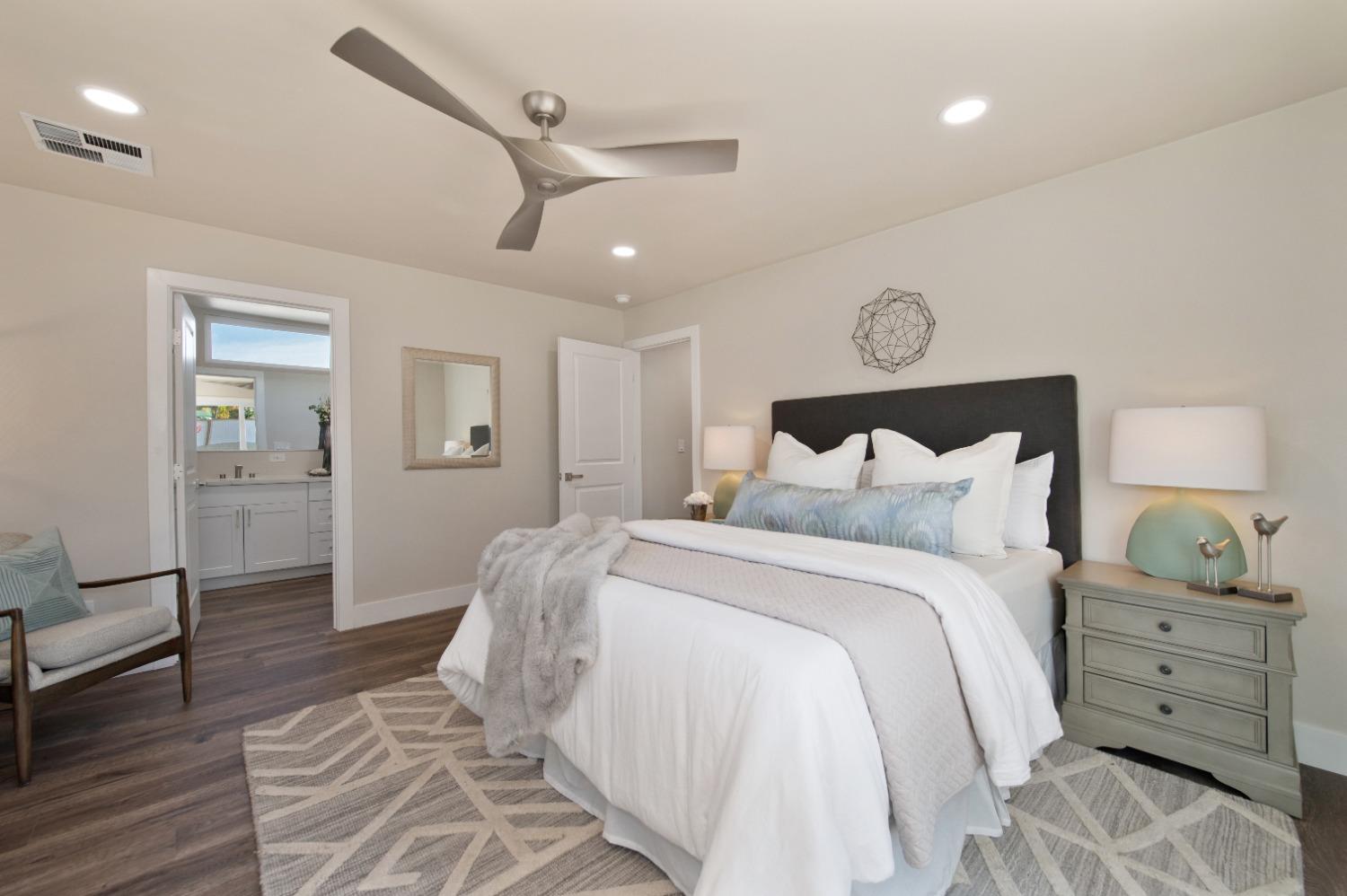 Detail Gallery Image 14 of 25 For 52 Cedar Cir, Folsom,  CA 95630 - 2 Beds | 2 Baths