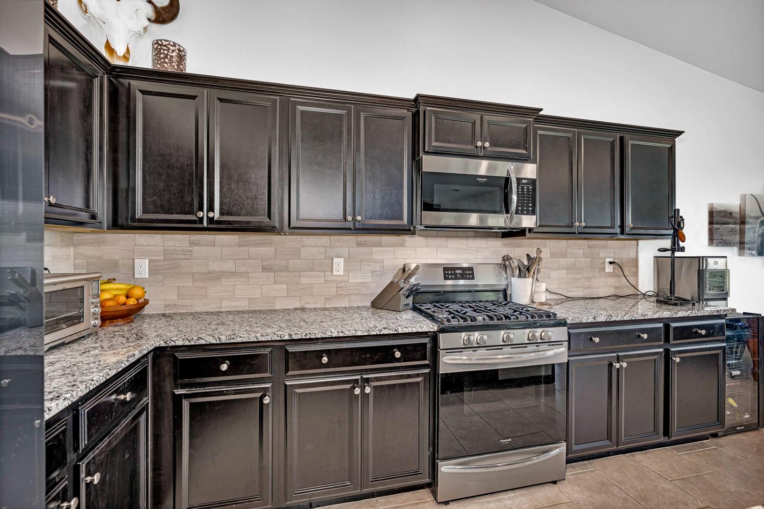 Detail Gallery Image 19 of 64 For 1765 Clearwater St, Tulare,  CA 93274 - 4 Beds | 2 Baths