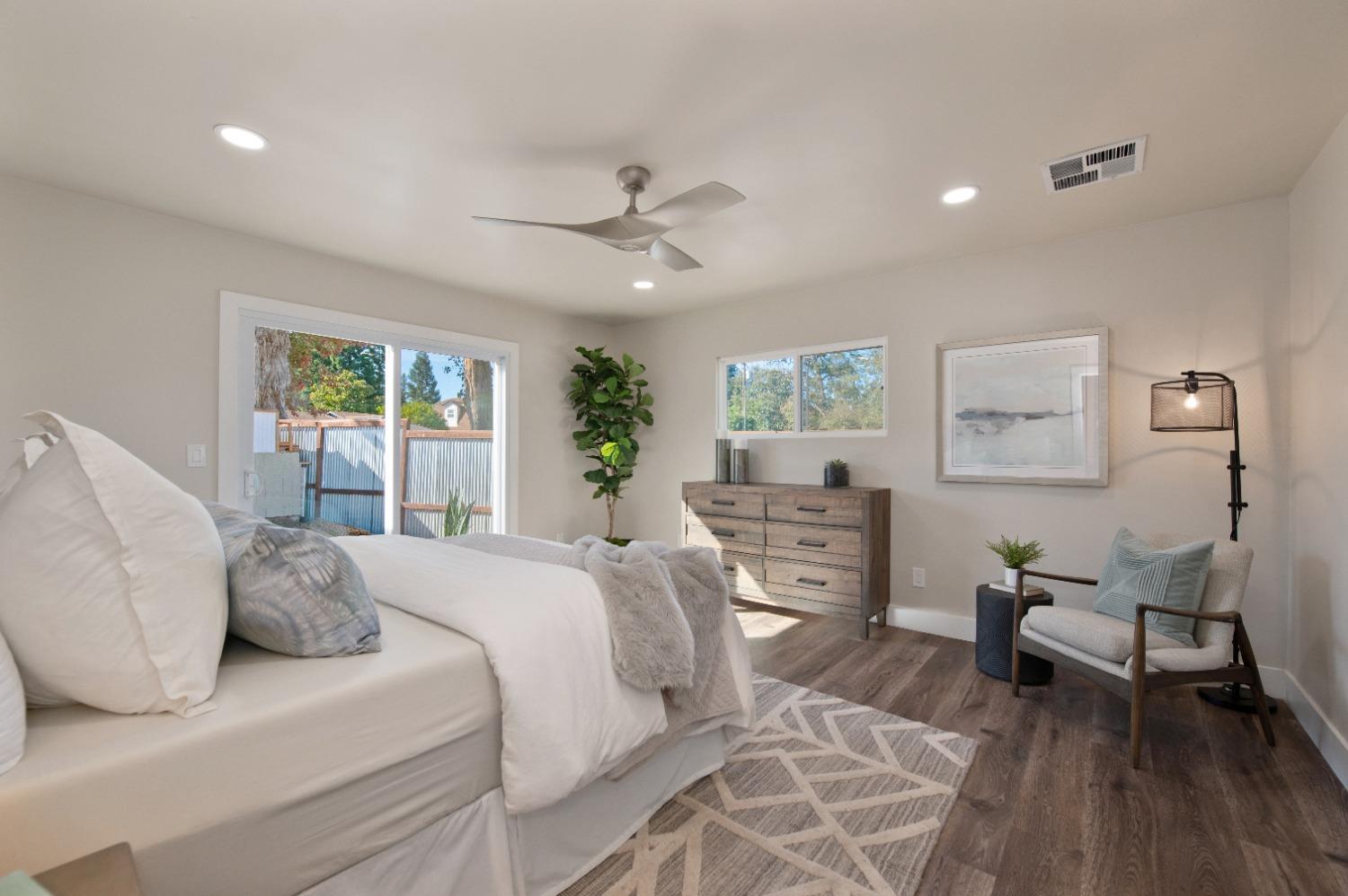 Detail Gallery Image 15 of 25 For 52 Cedar Cir, Folsom,  CA 95630 - 2 Beds | 2 Baths