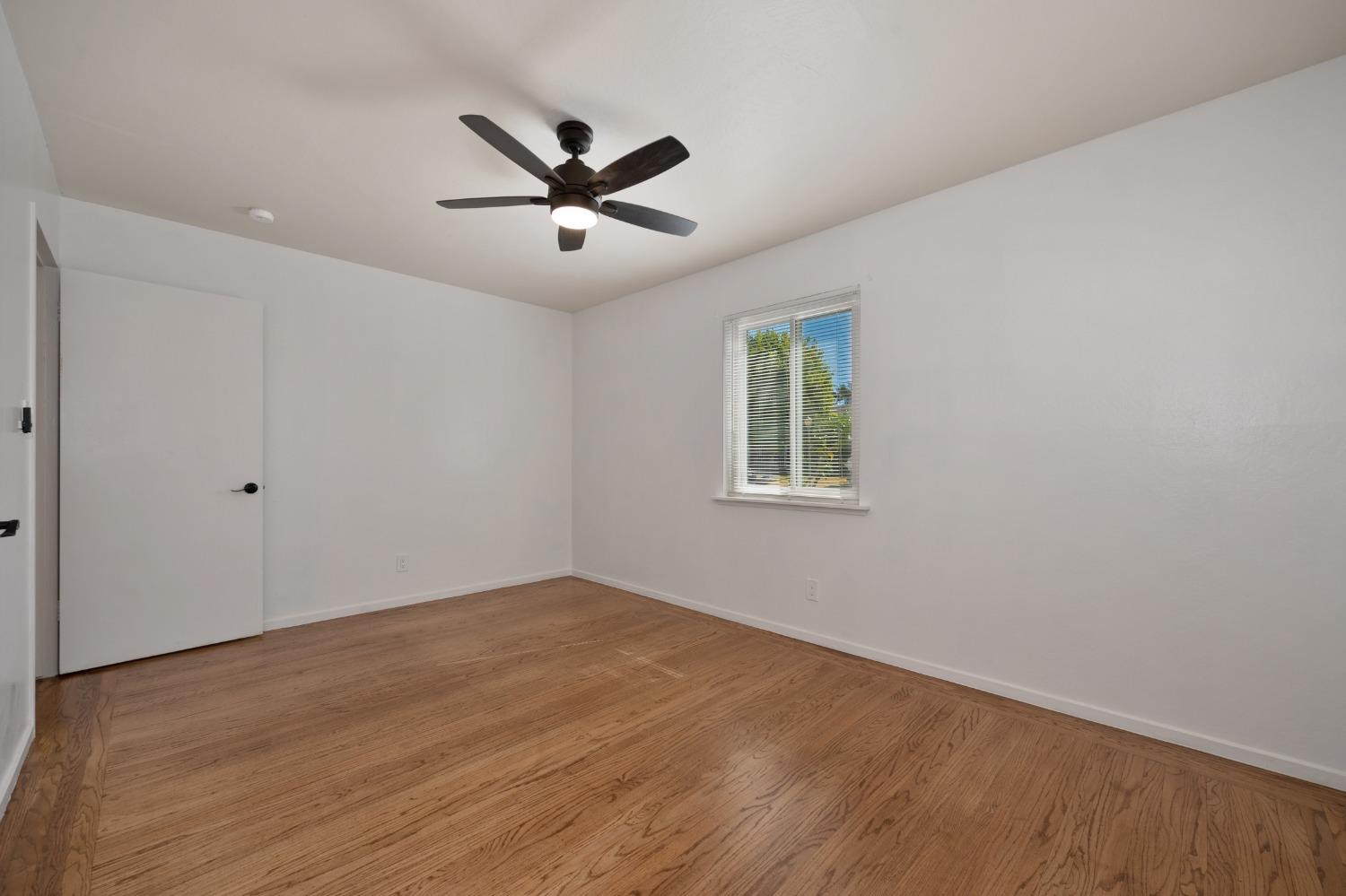 Detail Gallery Image 9 of 15 For 4840 Lippitt Lane, Sacramento,  CA 95820 - 3 Beds | 1 Baths