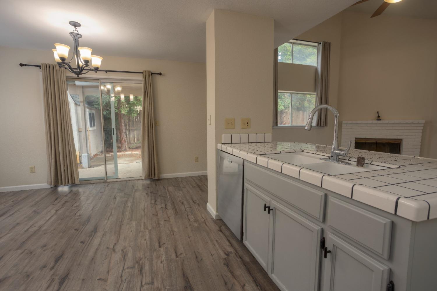 Detail Gallery Image 14 of 26 For 3500 Honeycreeper, Turlock,  CA 95382 - 3 Beds | 2/1 Baths