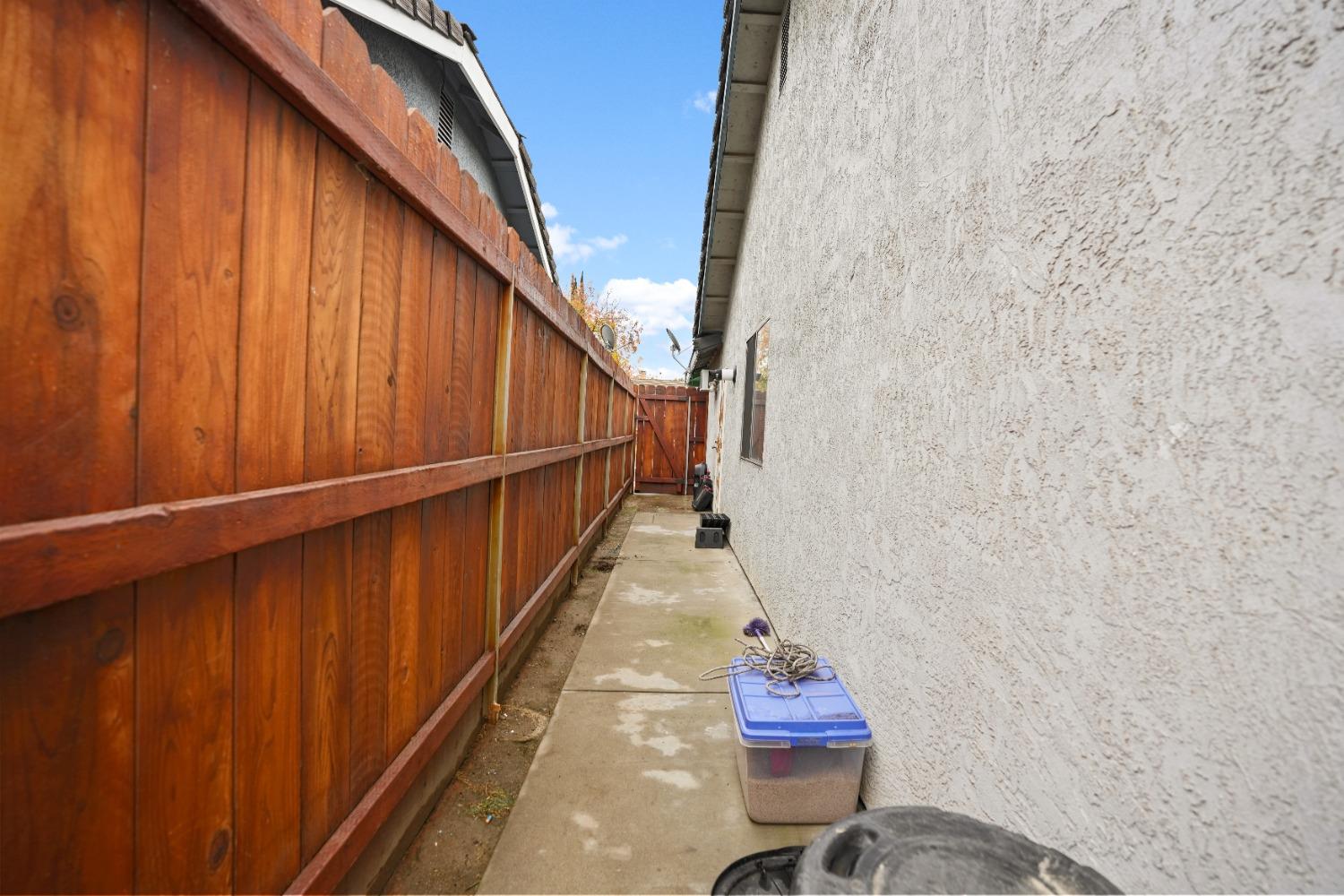 Detail Gallery Image 22 of 25 For 1609 Charlottesville Ln, Ceres,  CA 95307 - 3 Beds | 2 Baths