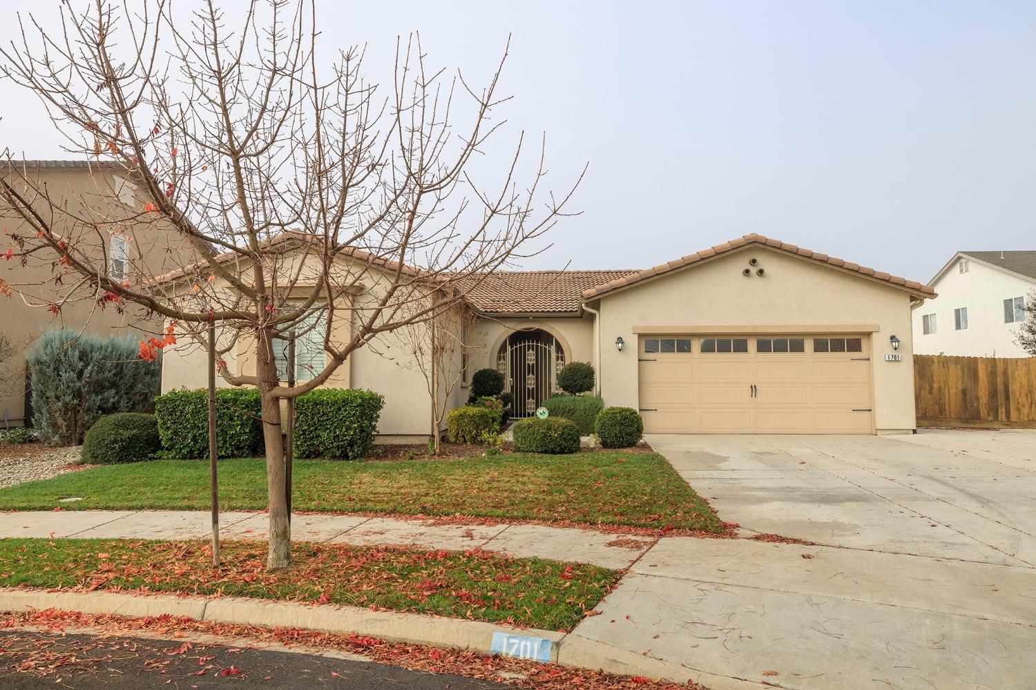 Detail Gallery Image 1 of 32 For 1701 Feathers Ct, Hughson,  CA 95326 - 3 Beds | 2 Baths