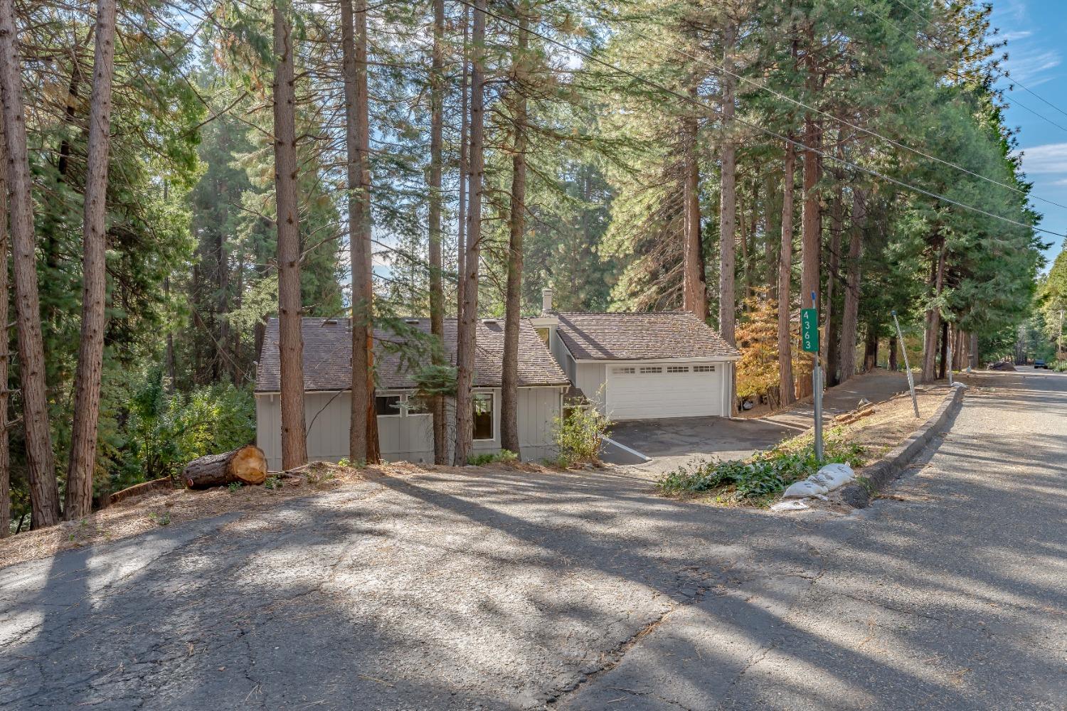 Detail Gallery Image 4 of 45 For 4363 Lakeridge Dr, Pollock Pines,  CA 95726 - 4 Beds | 2 Baths