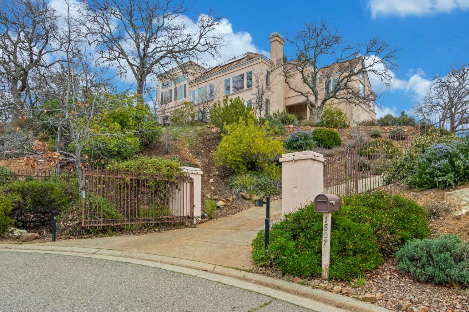 Detail Gallery Image 1 of 1 For 1807 Barcelona Ct, El Dorado Hills,  CA 95762 - 6 Beds | 5/2 Baths