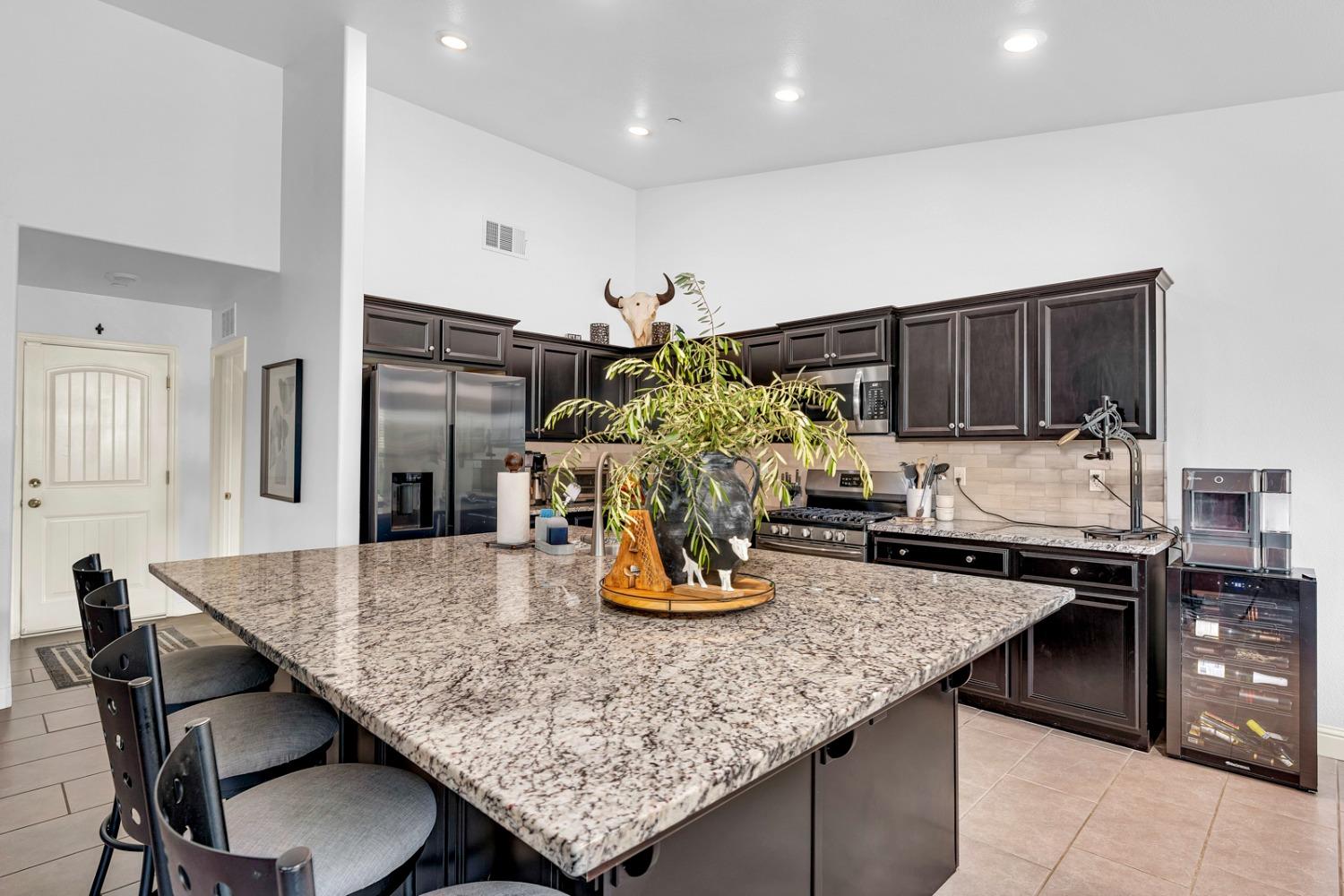 Detail Gallery Image 37 of 64 For 1765 Clearwater St, Tulare,  CA 93274 - 4 Beds | 2 Baths