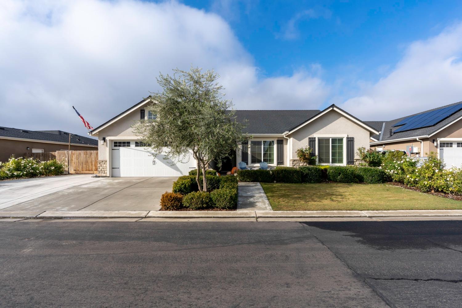 Detail Gallery Image 1 of 64 For 1765 Clearwater St, Tulare,  CA 93274 - 4 Beds | 2 Baths